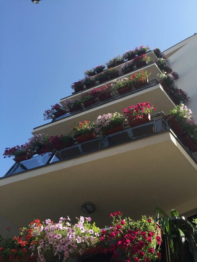 Bentley Apartments Pristina Kültér fotó